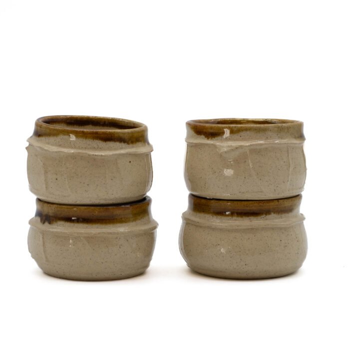 Conjunto ondas borde marrón