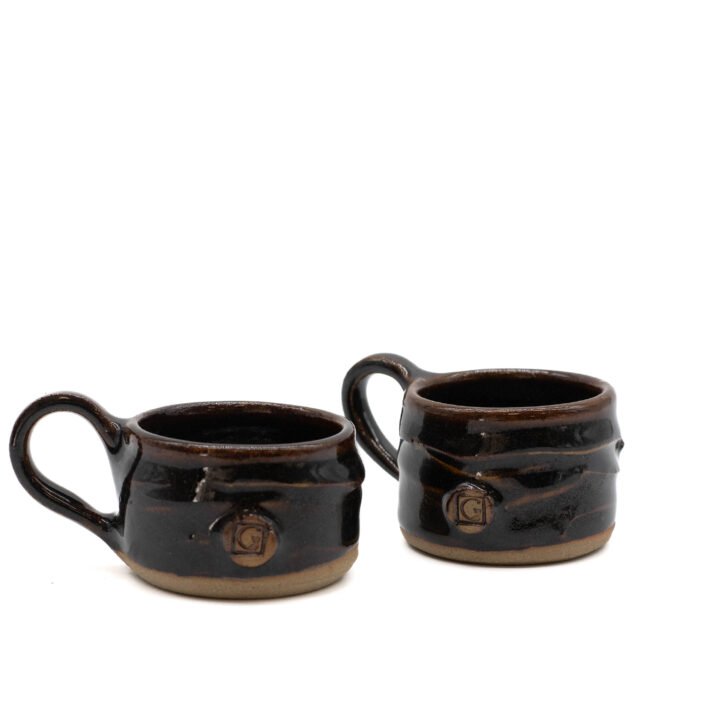 Tazas de café espresso marrones